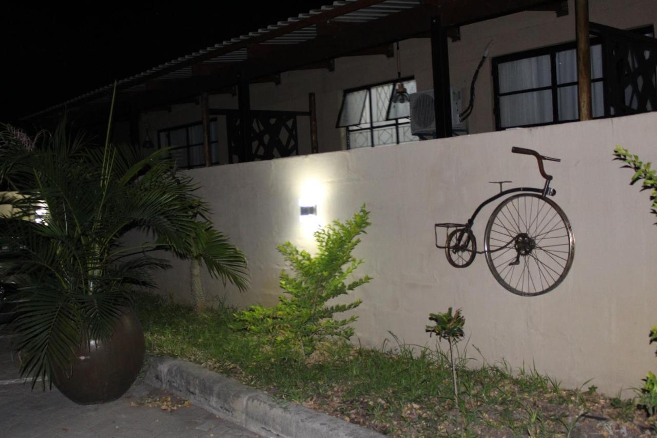 Rivermews Hotel And Spa Maun Kültér fotó