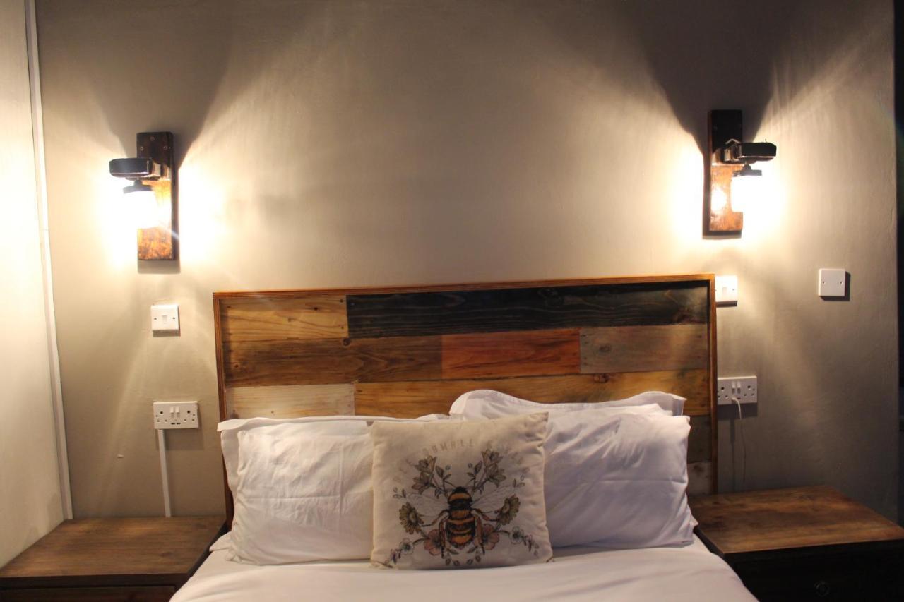 Rivermews Hotel And Spa Maun Kültér fotó